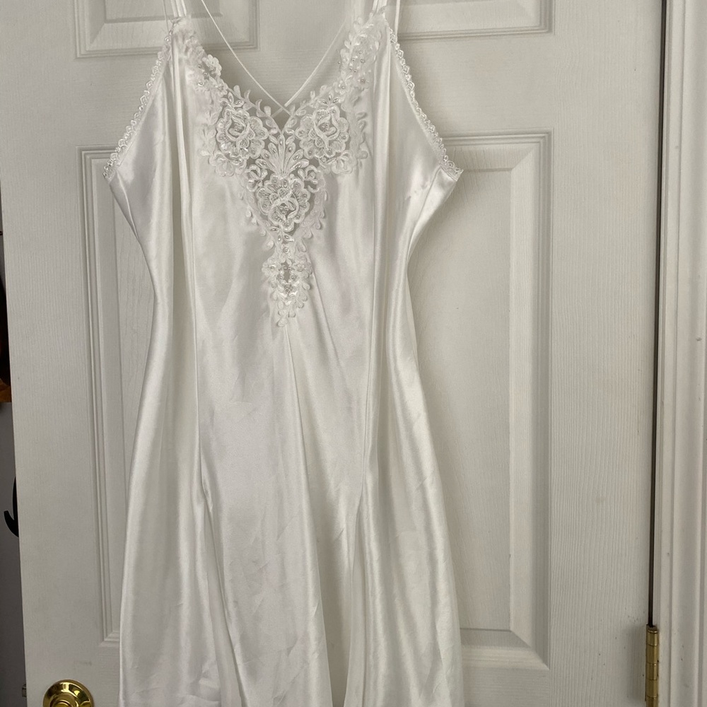 White short night gown
